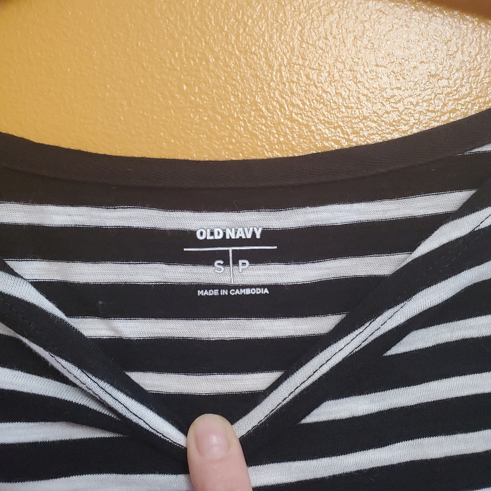 NWT Old Navy striped tee - Picture 3 of 5